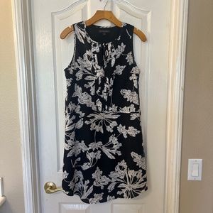 Banana Republic floral sleeveless dress size 4.